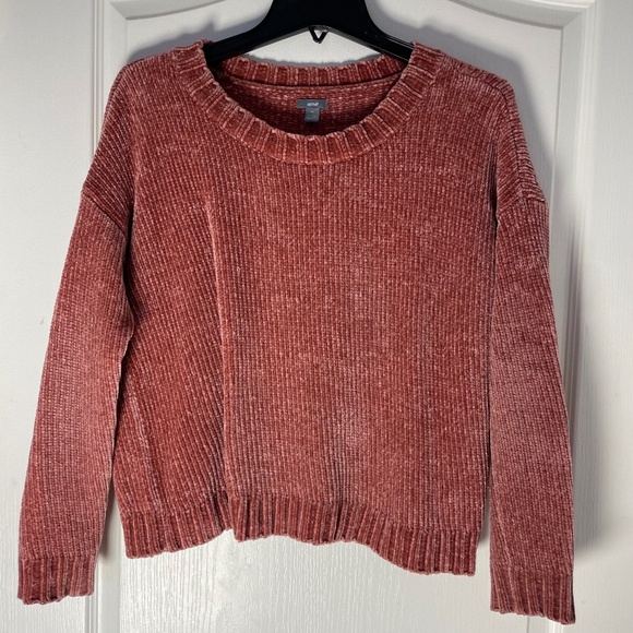 Size M Supersoft Chenille Sweater. - Picture 1 of 5